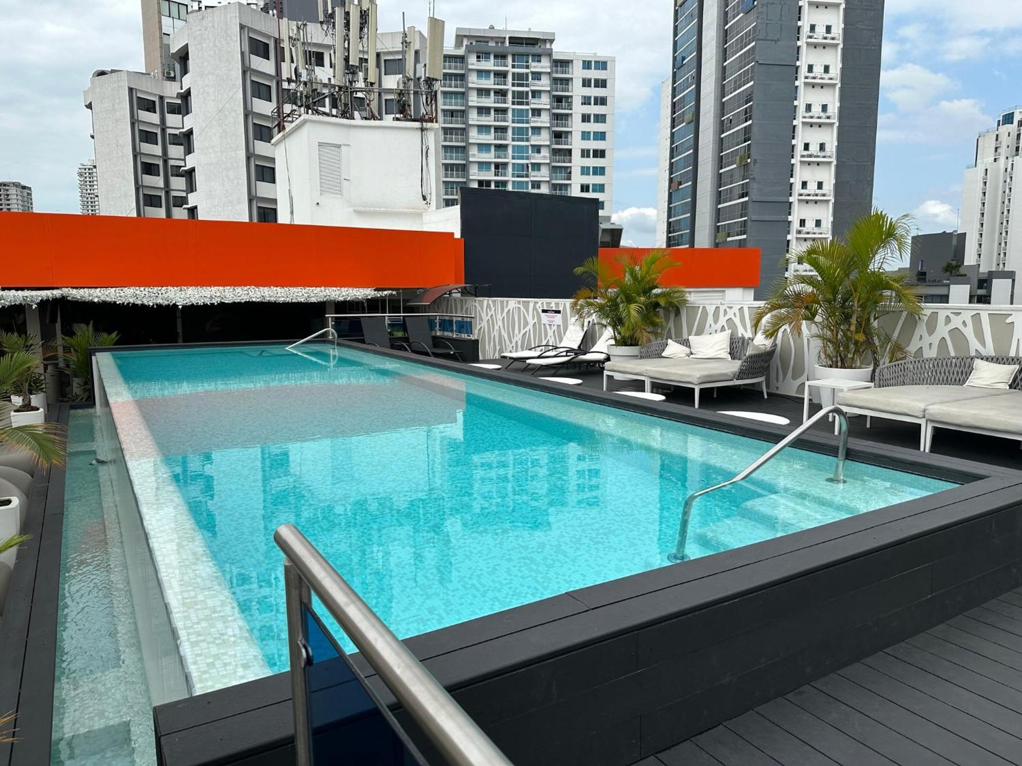 Gran Evenia Panama Hotel 外观 照片 Rooftop pool at the hotel